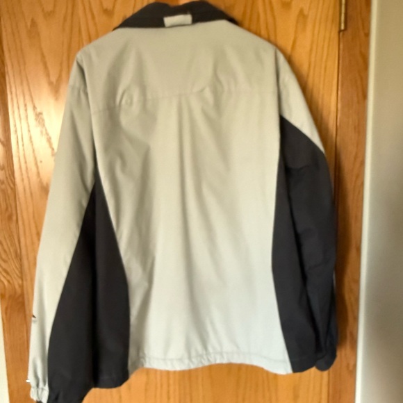 Men's Black and Gray Jacket - Picture 2 of 5